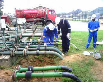 Emygreen Engineering field crew carrying out pipeline integrity work